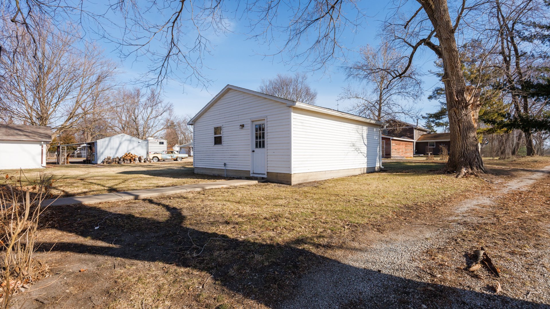 305 S Harrison Street, Colfax, IL 61728