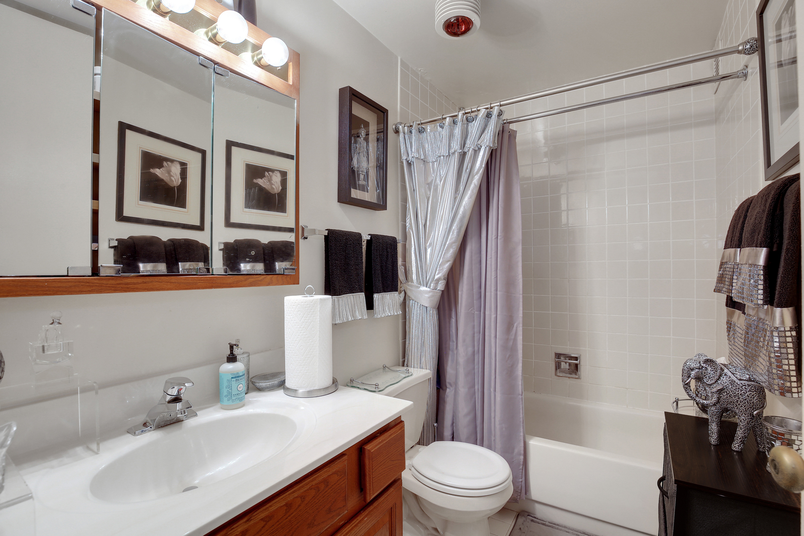 2605 S Indiana Avenue #402, Chicago, IL 60616