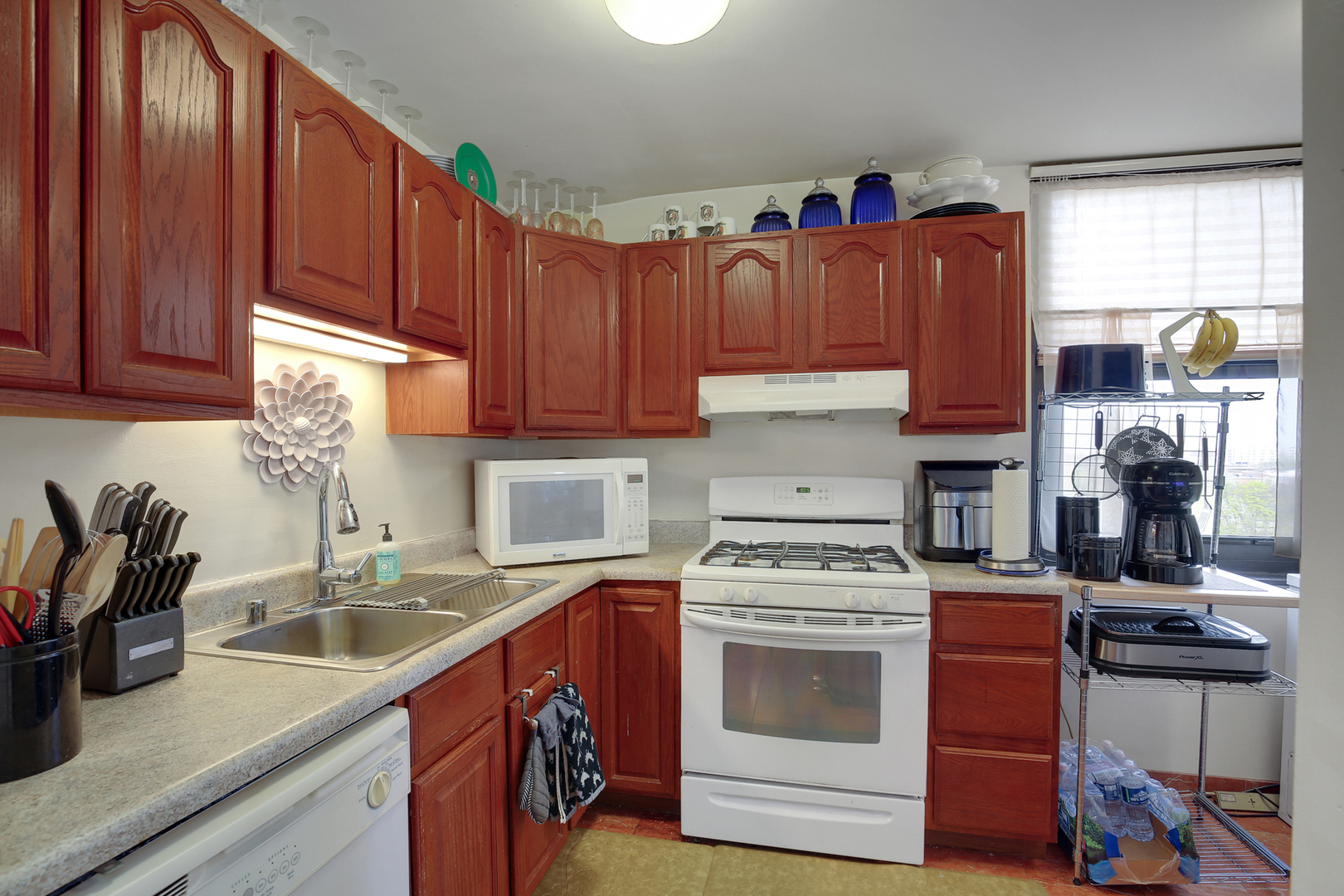 2605 S Indiana Avenue #402, Chicago, IL 60616