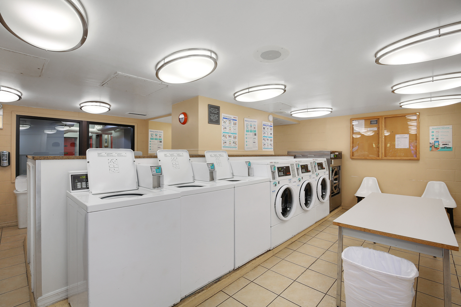 2605 S Indiana Avenue #402, Chicago, IL 60616