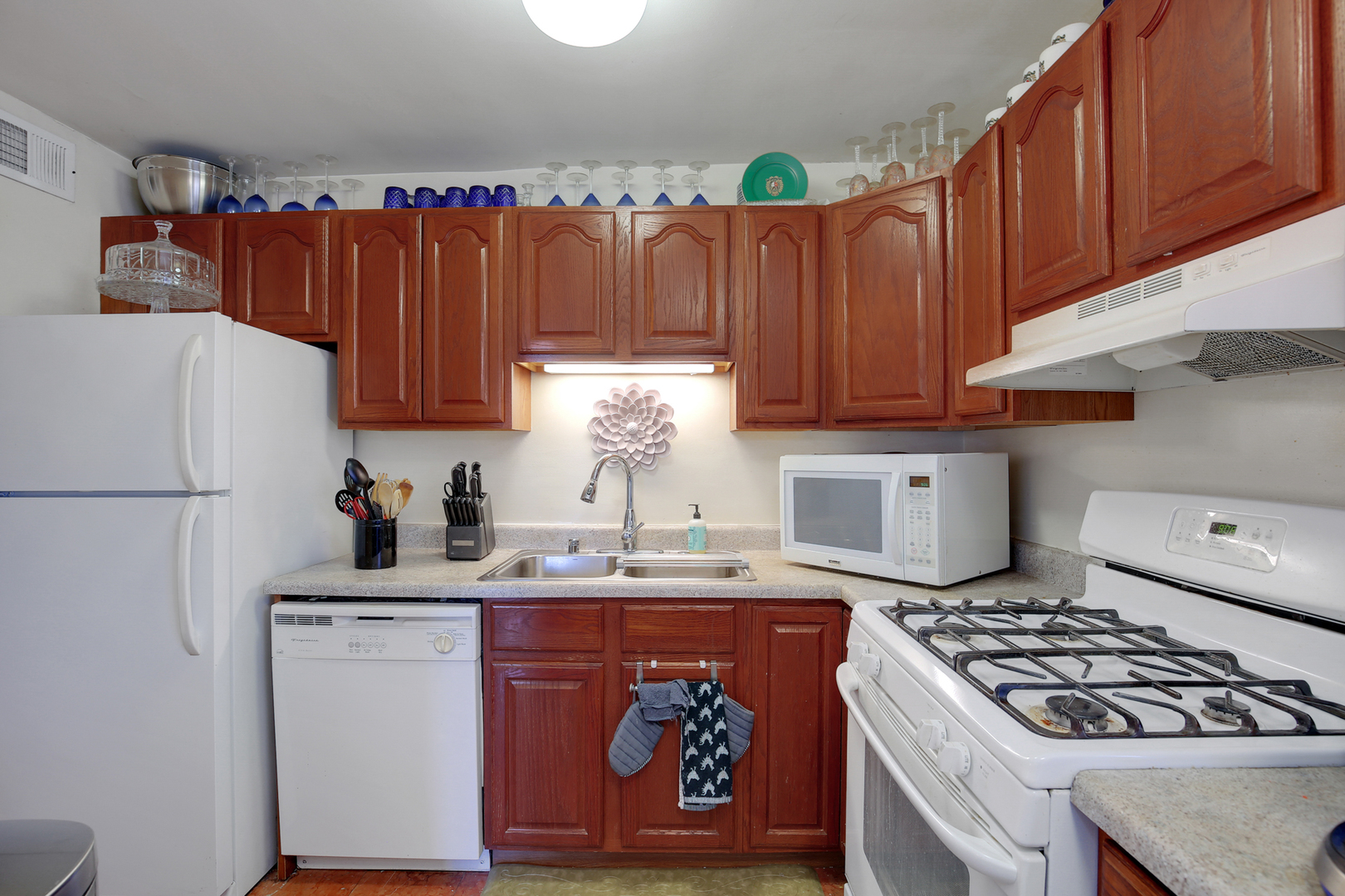 2605 S Indiana Avenue #402, Chicago, IL 60616