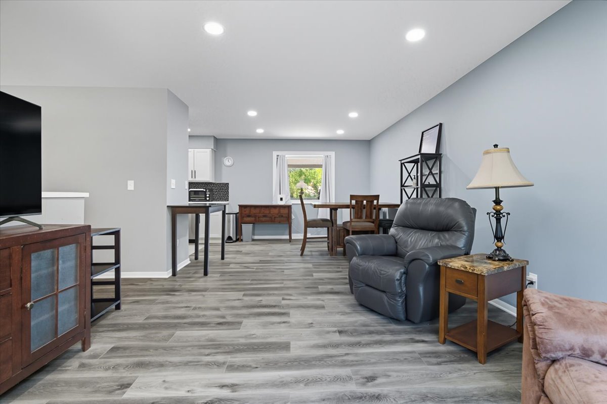 830 Russell Avenue, Winthrop Harbor, IL 60096