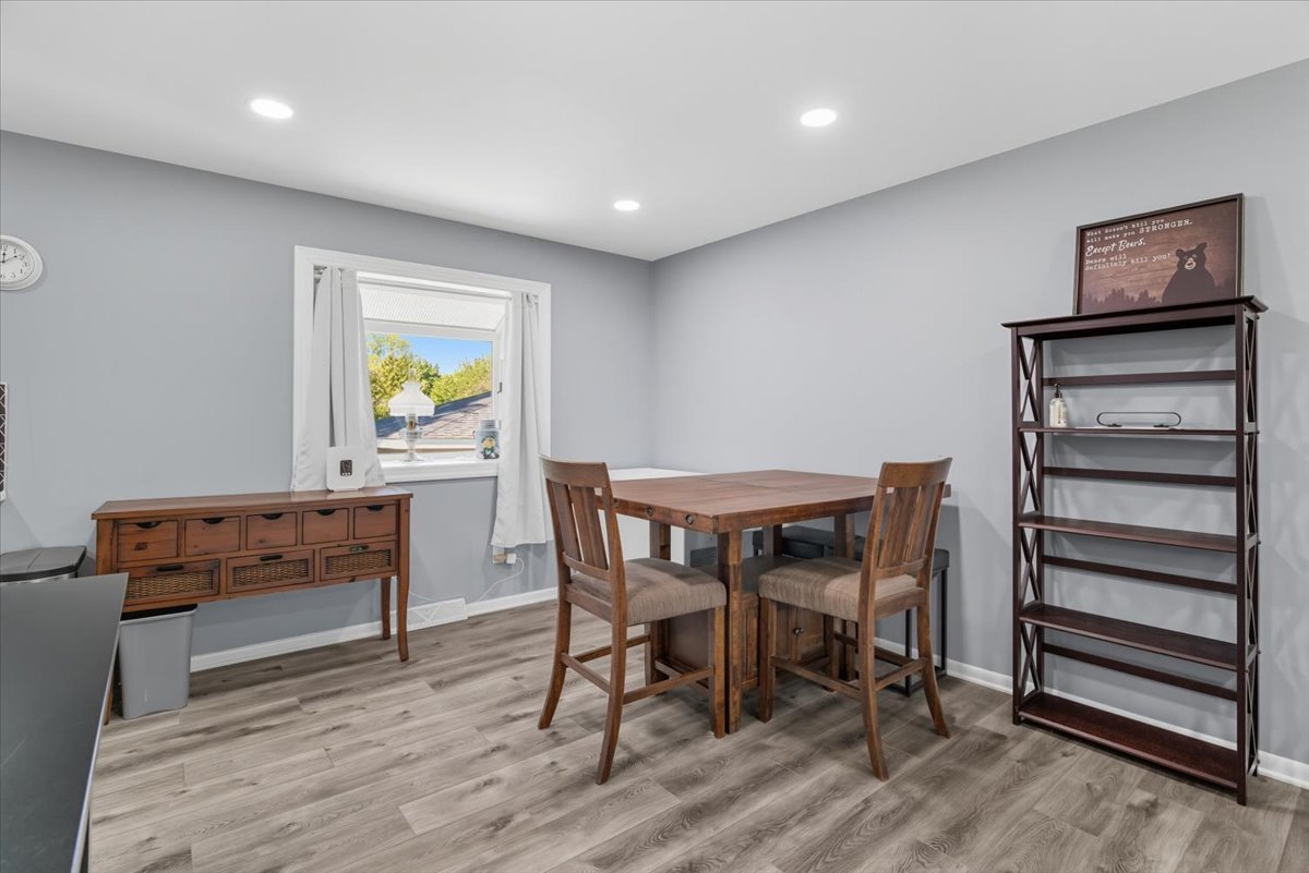 830 Russell Avenue, Winthrop Harbor, IL 60096