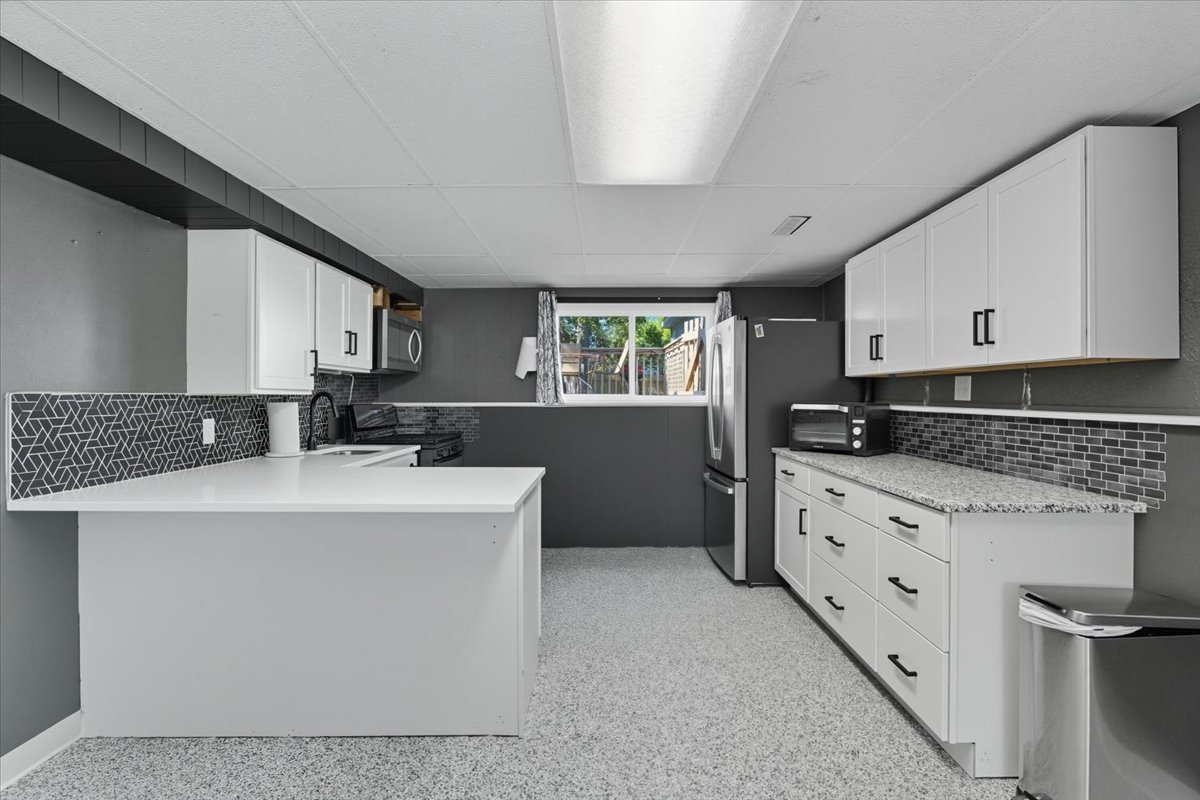 830 Russell Avenue, Winthrop Harbor, IL 60096