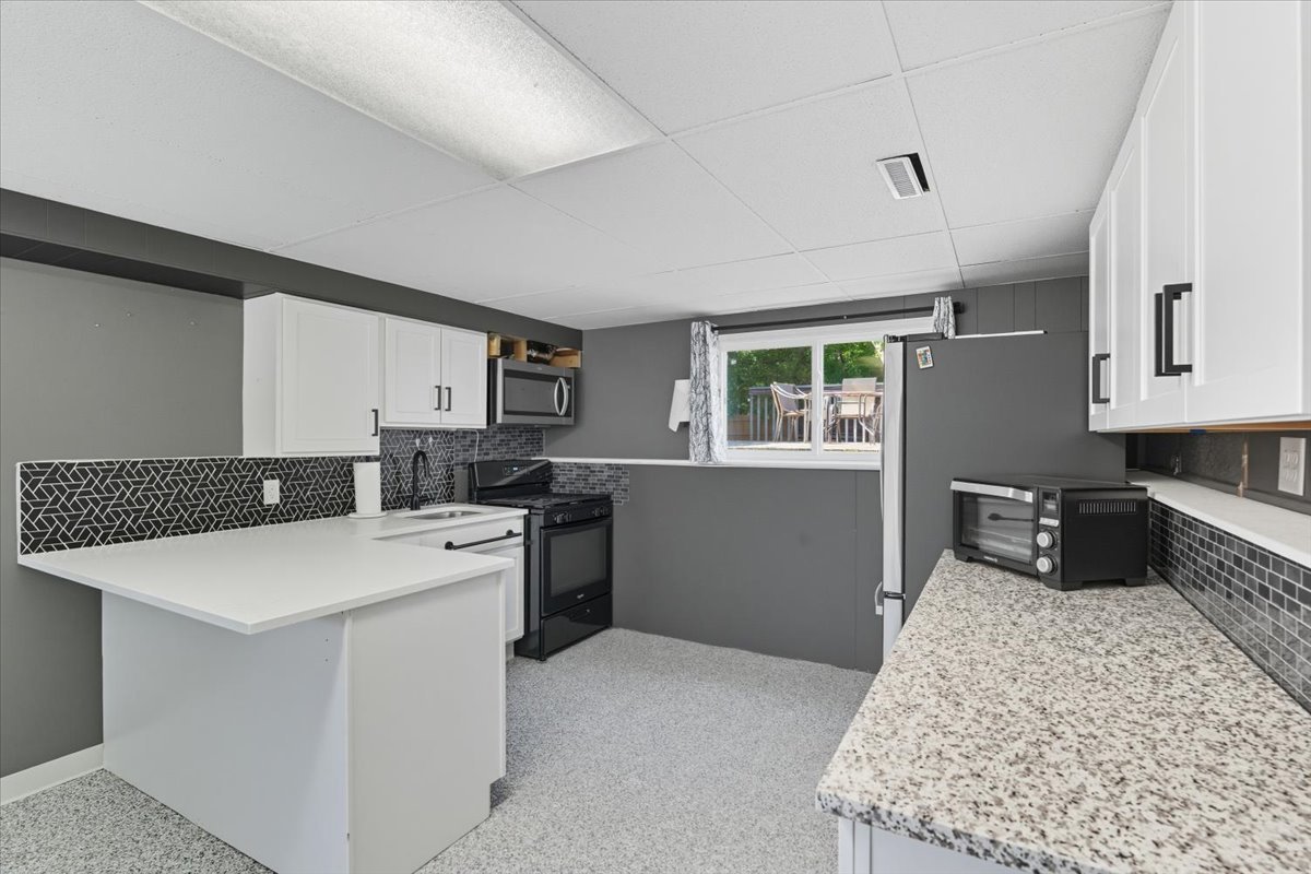 830 Russell Avenue, Winthrop Harbor, IL 60096