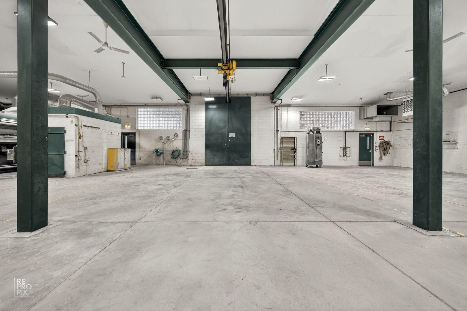 1900 W Peterson Avenue, Chicago, IL 60660