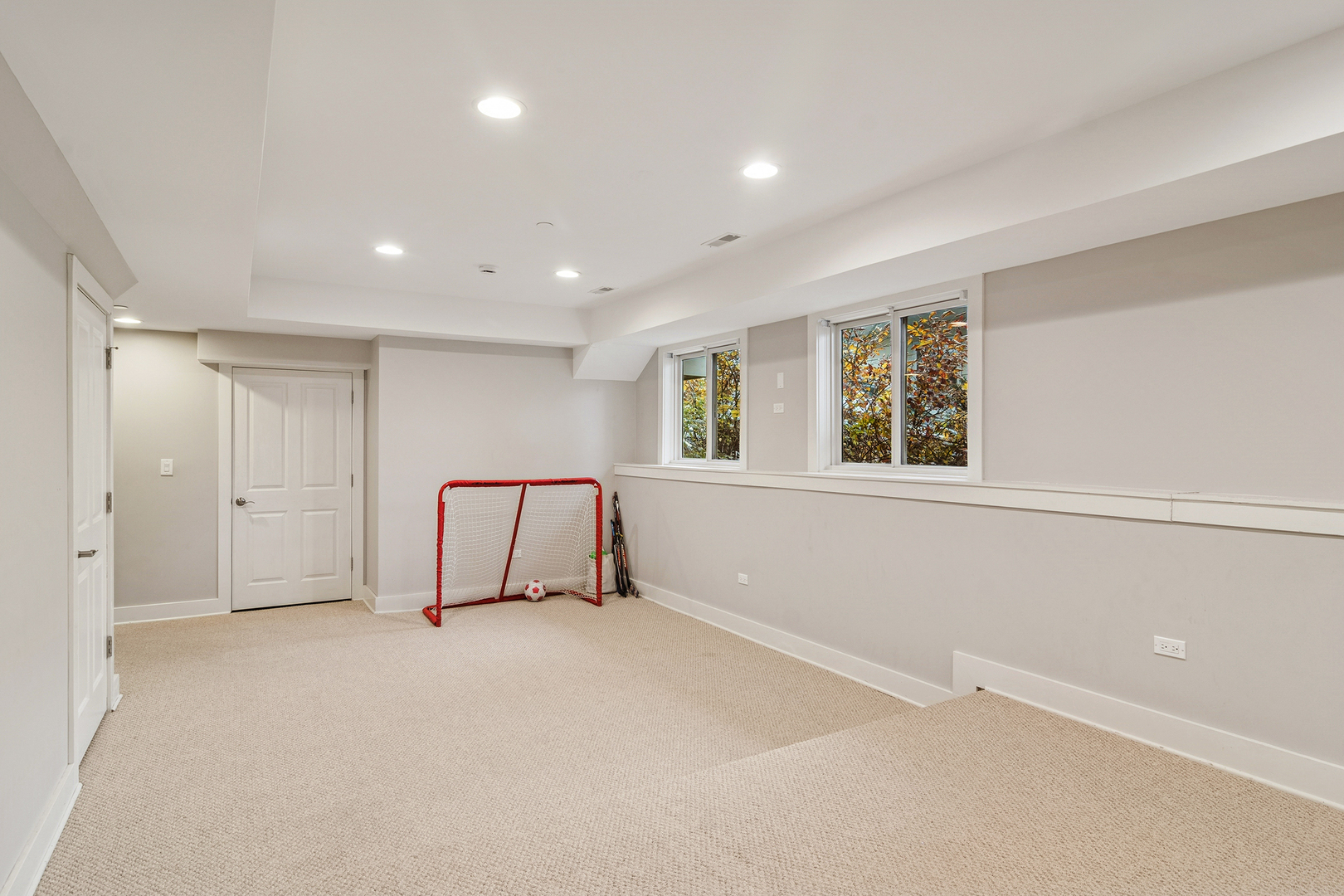 721 Meadow Lane, Libertyville, IL 60048