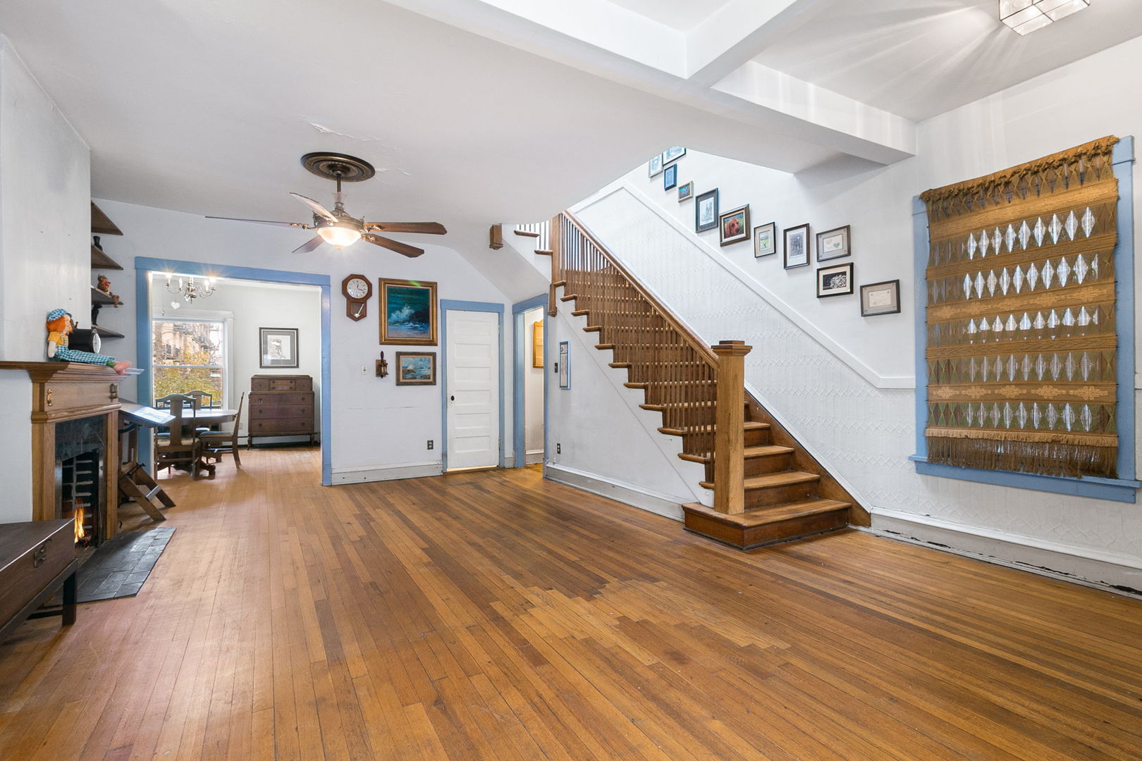 5232 S Greenwood Avenue, Chicago, IL 60615