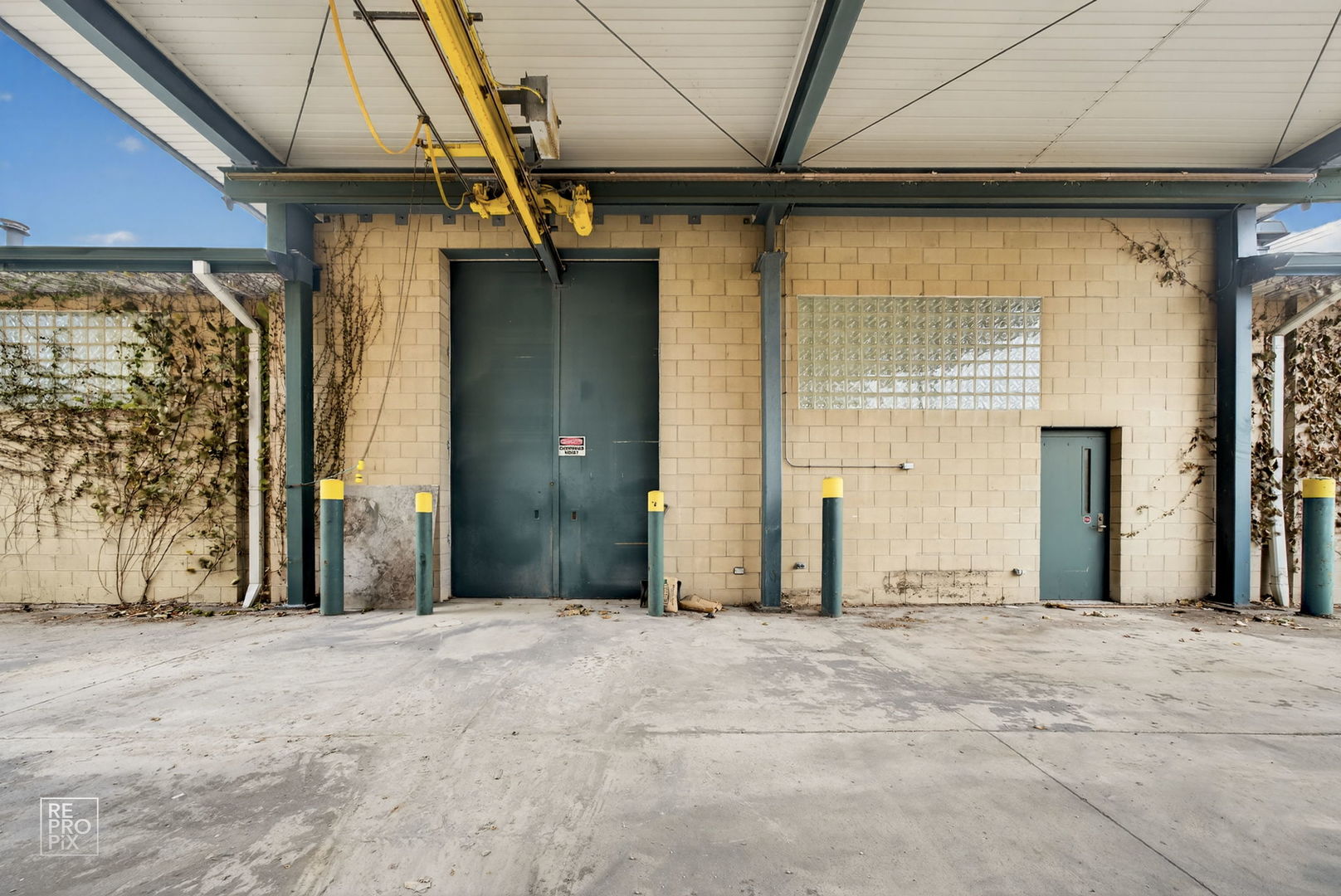 1900 W Peterson Avenue, Chicago, IL 60660