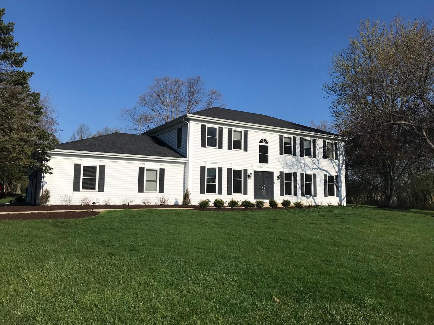 12 Crestview Lane, Lake Barrington, IL 60010