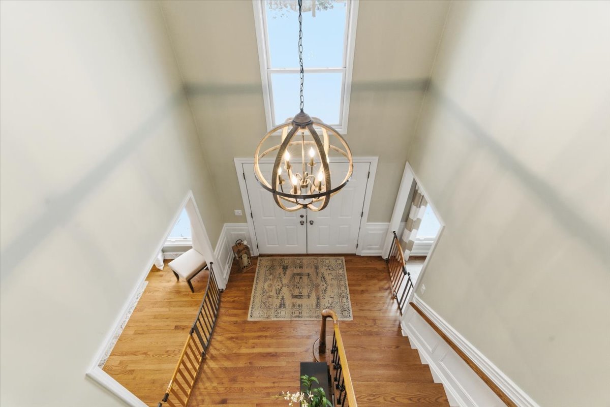 12 Crestview Lane, Lake Barrington, IL 60010