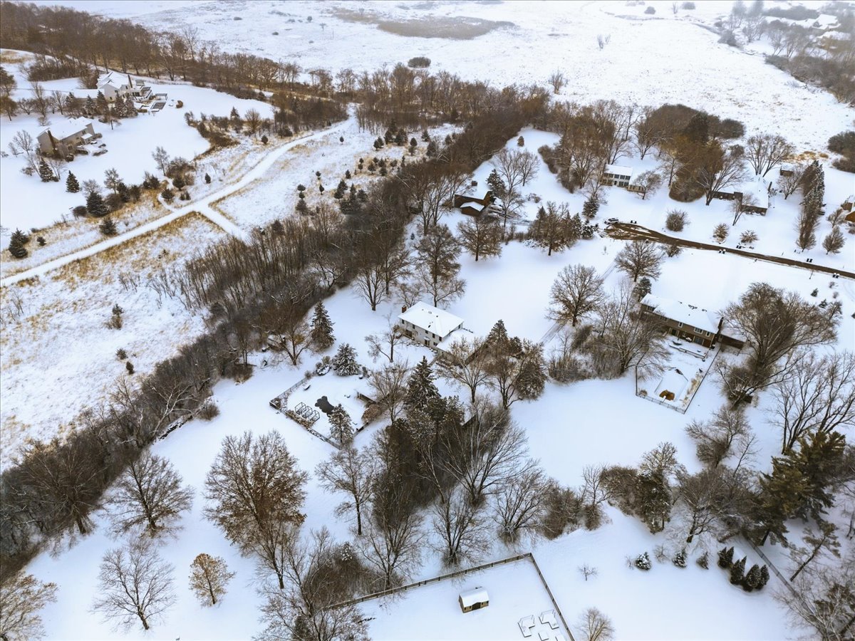 12 Crestview Lane, Lake Barrington, IL 60010