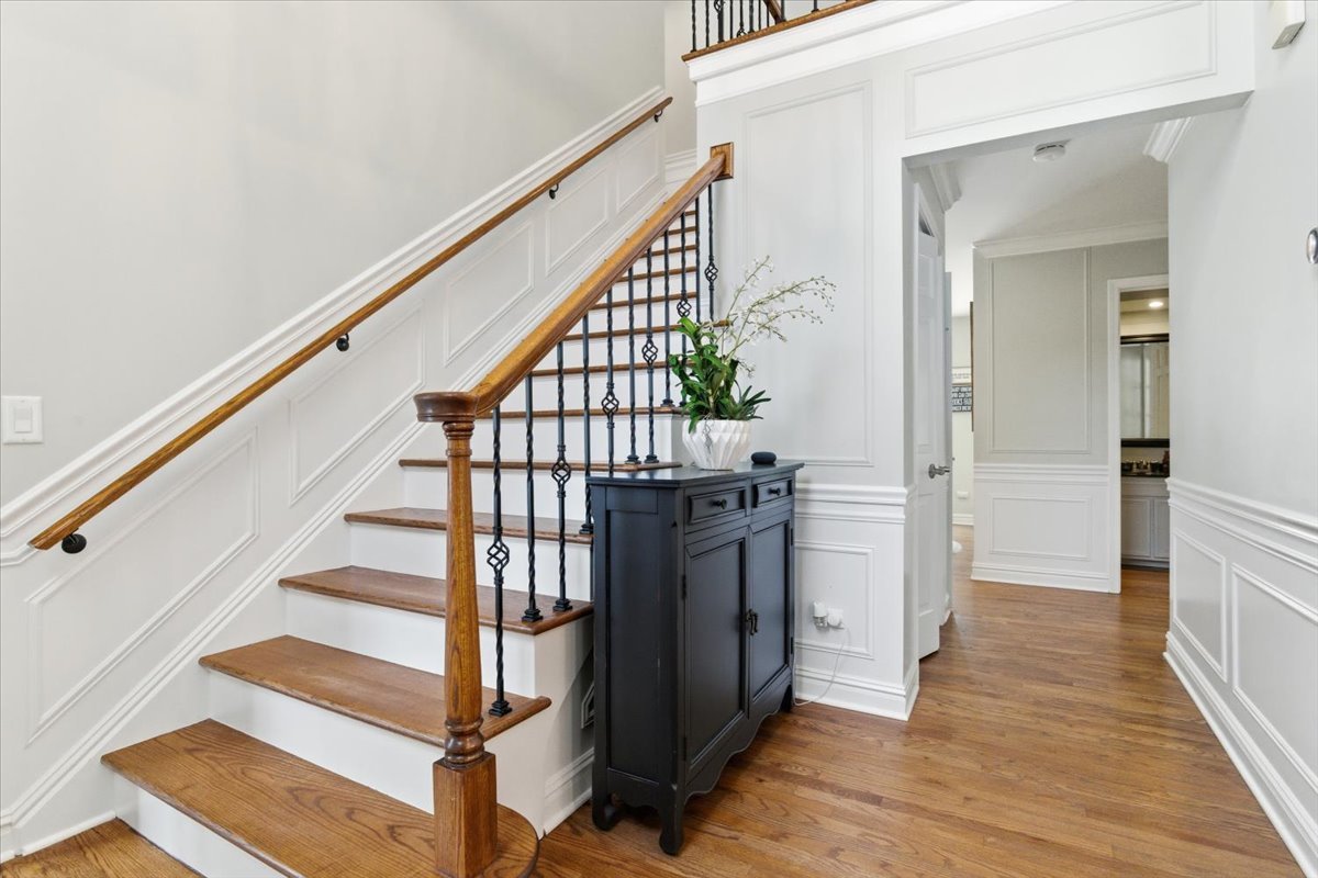 12 Crestview Lane, Lake Barrington, IL 60010