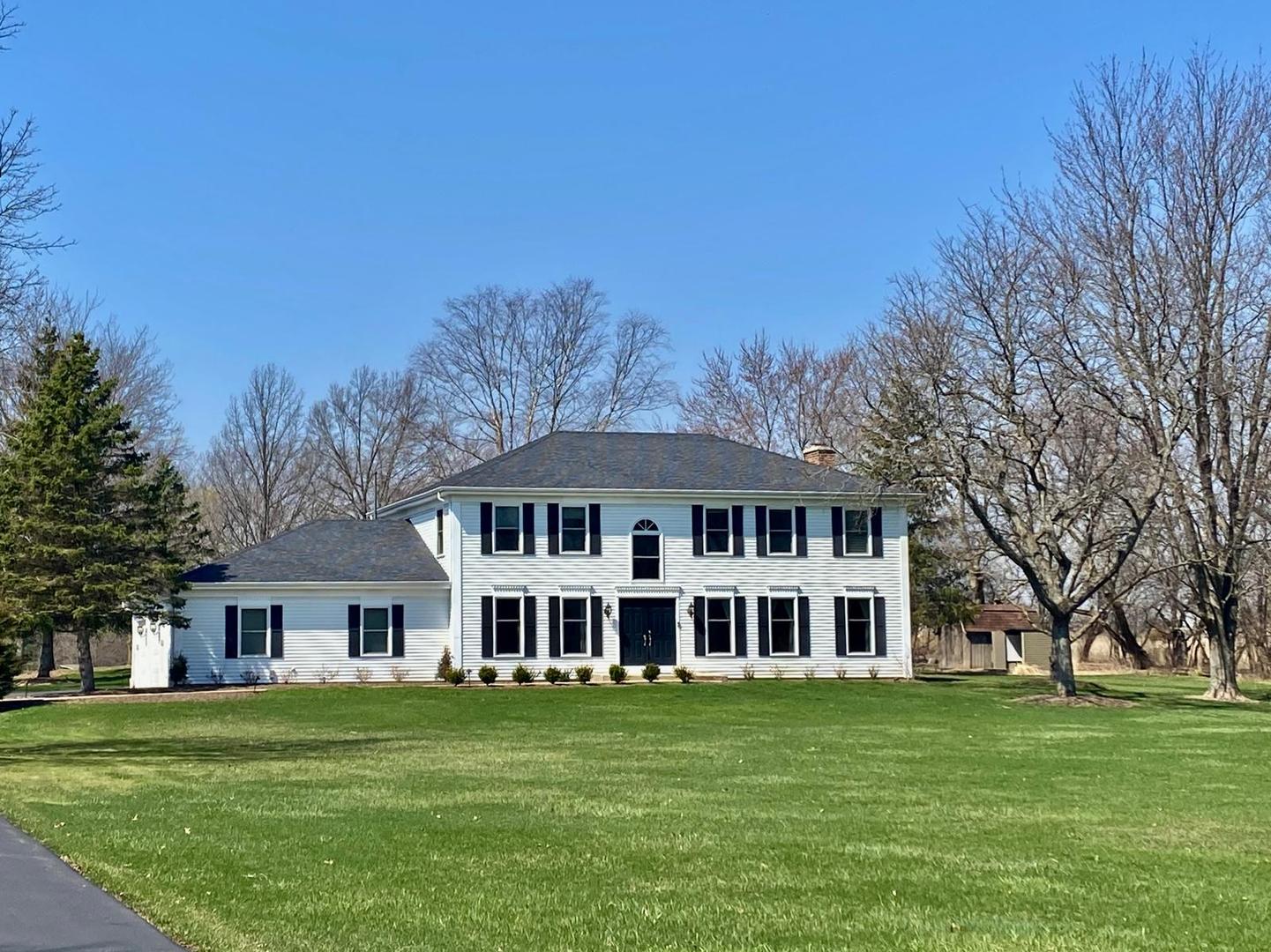 12 Crestview Lane, Lake Barrington, IL 60010