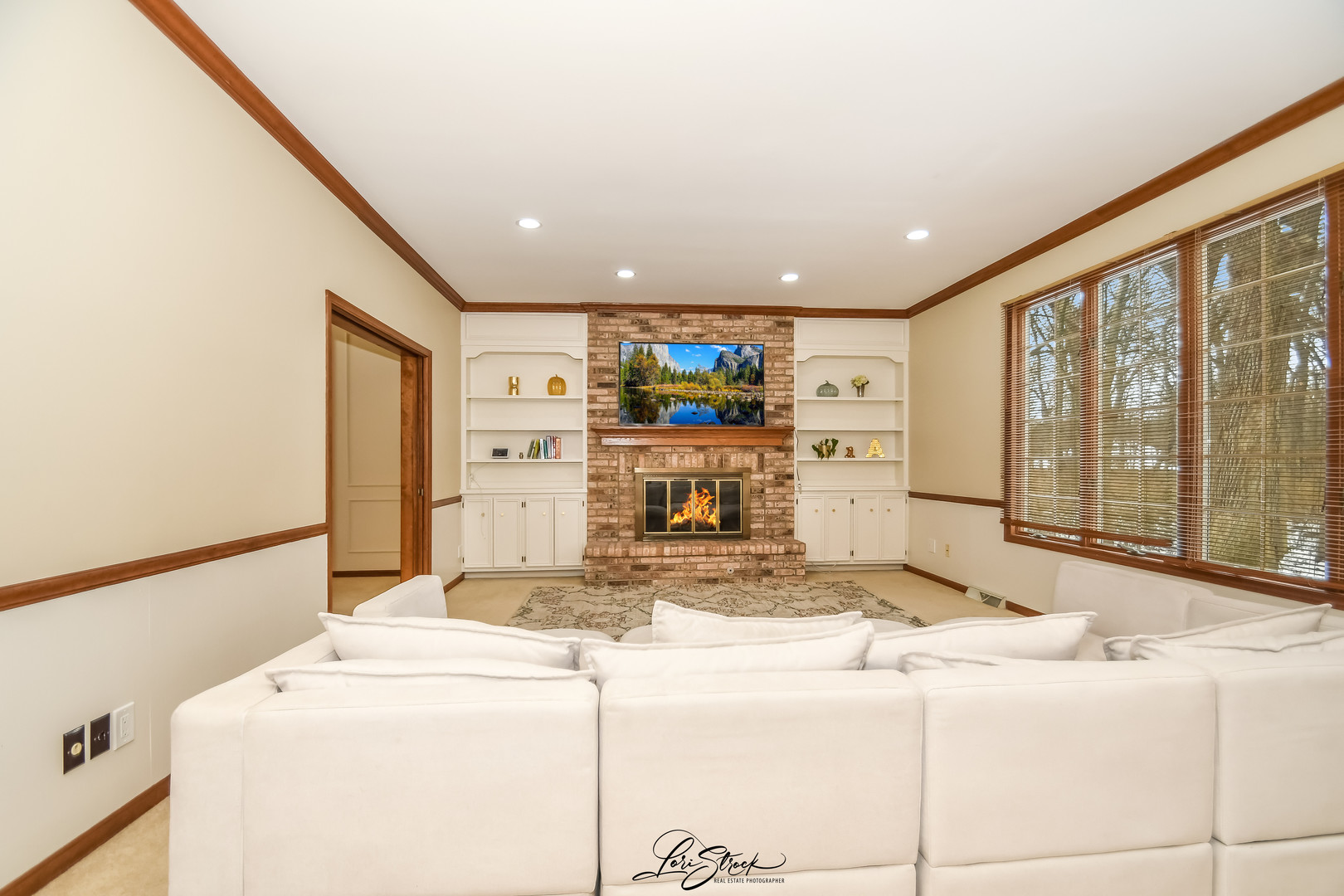 55 OAK CREEK Drive, Yorkville, IL 60560