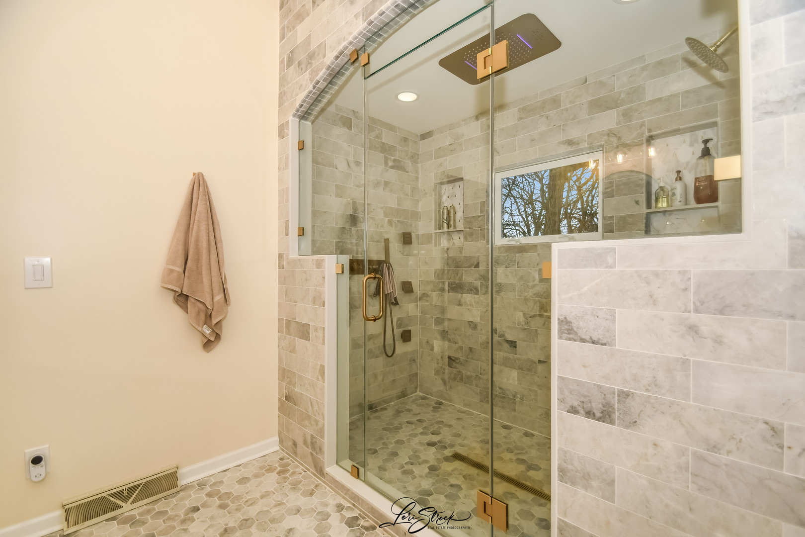 55 OAK CREEK Drive, Yorkville, IL 60560