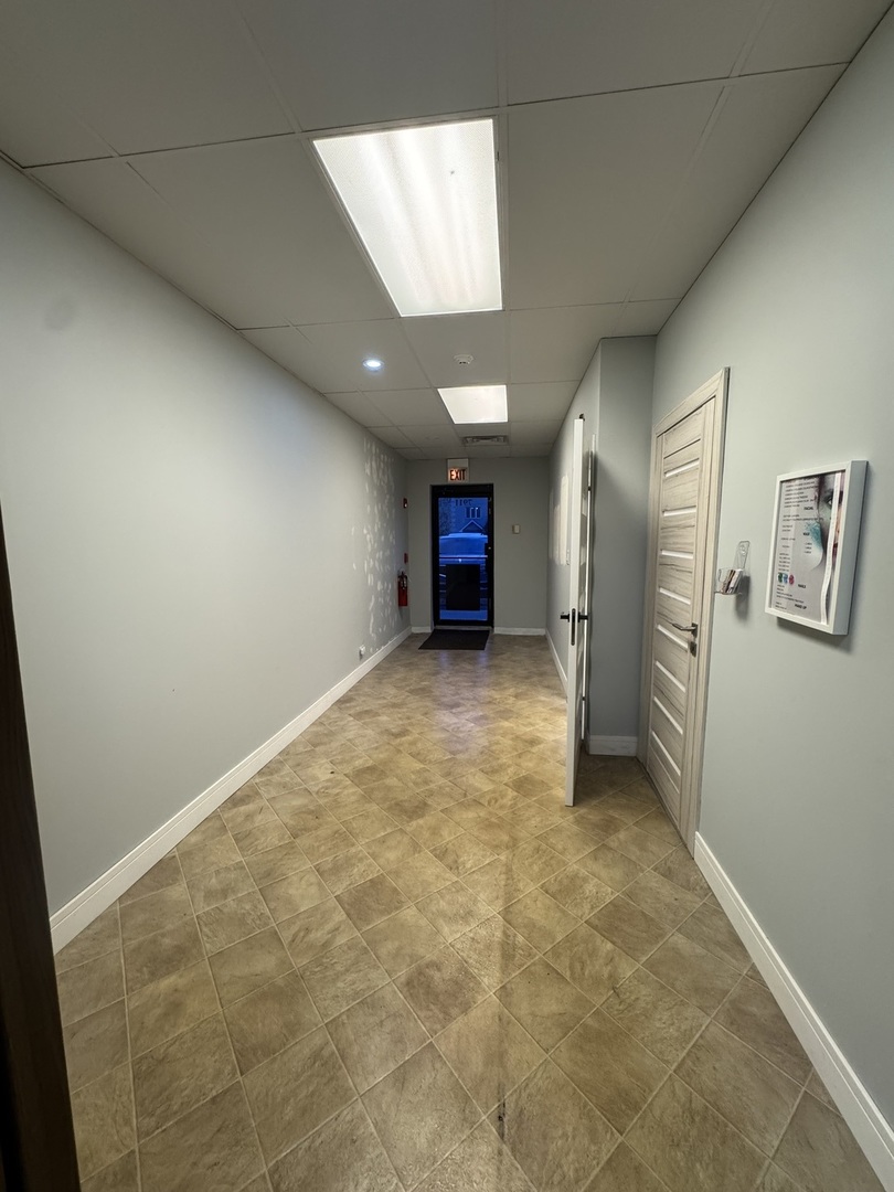 7911 Nagle Avenue, Burbank, IL 60459