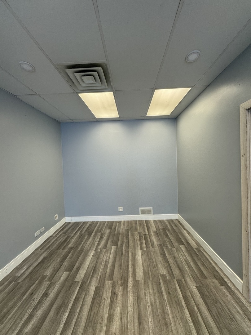 7911 Nagle Avenue, Burbank, IL 60459