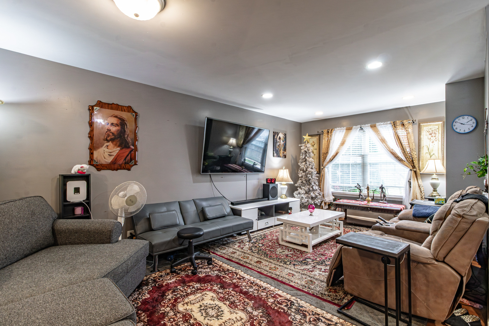 163 HOLIDAY Lane, Hainesville, IL 60073