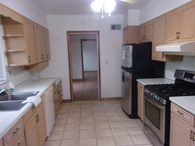 102 W Center Street, Leroy, IL 61752