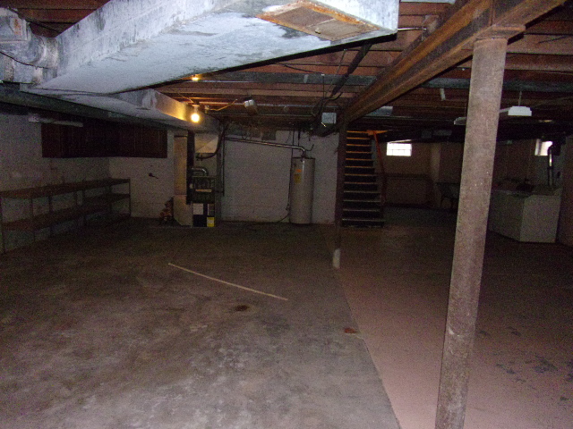 102 W Center Street, Leroy, IL 61752