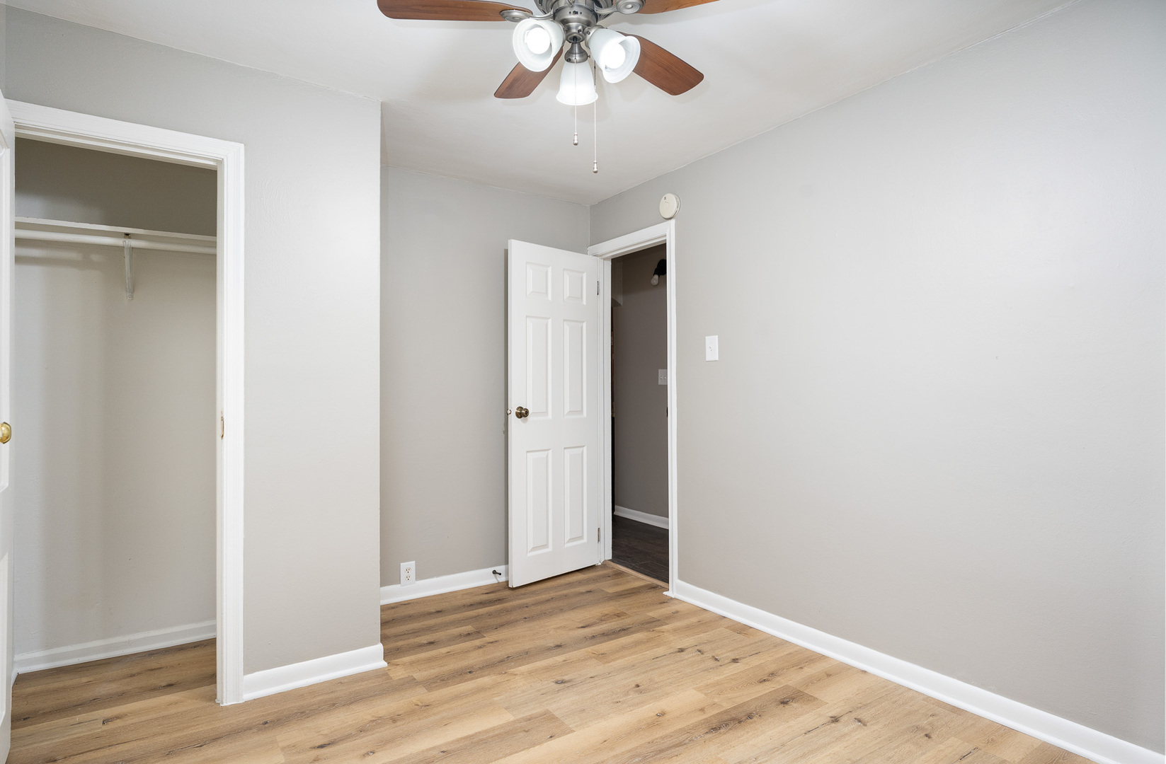 24 NE Circle Drive, Joliet, IL 60433