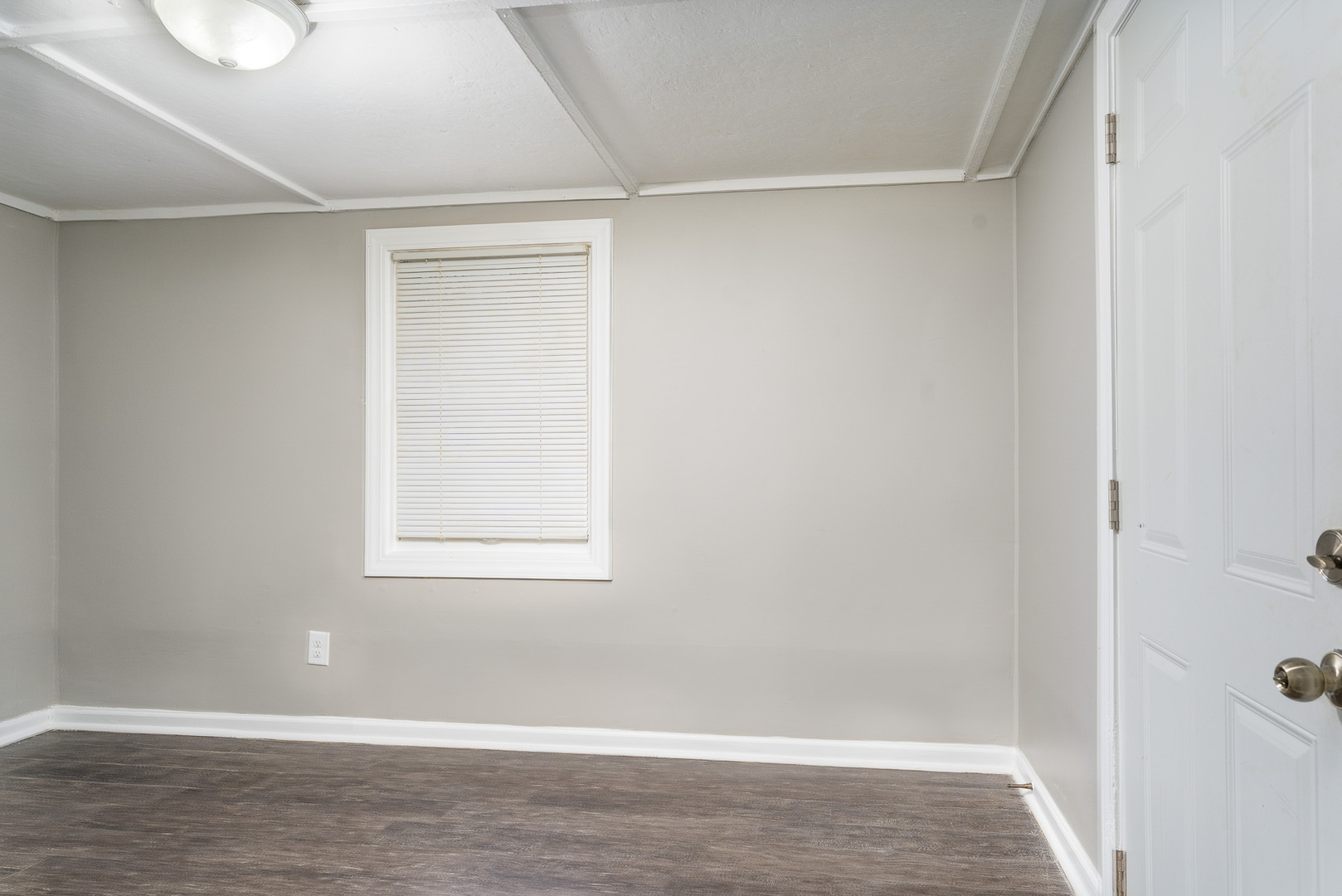 24 NE Circle Drive, Joliet, IL 60433