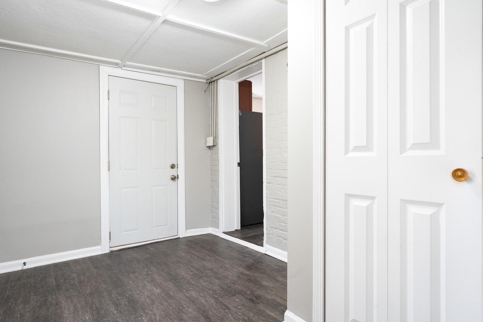 24 NE Circle Drive, Joliet, IL 60433