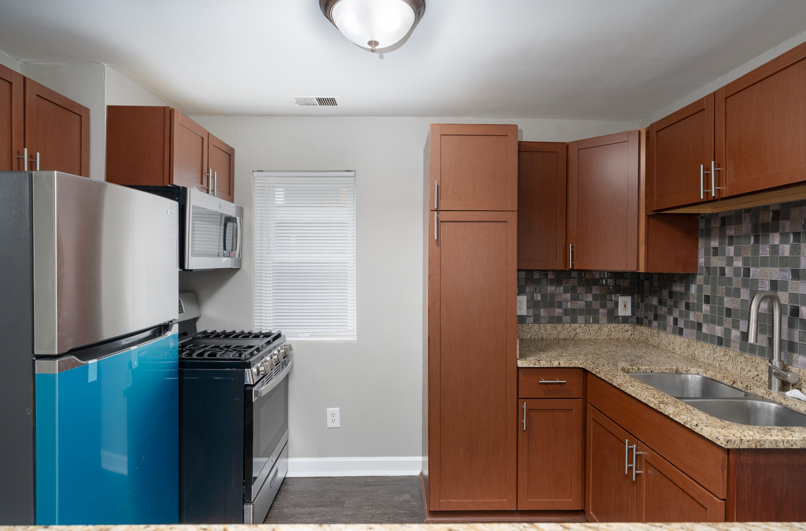 24 NE Circle Drive, Joliet, IL 60433