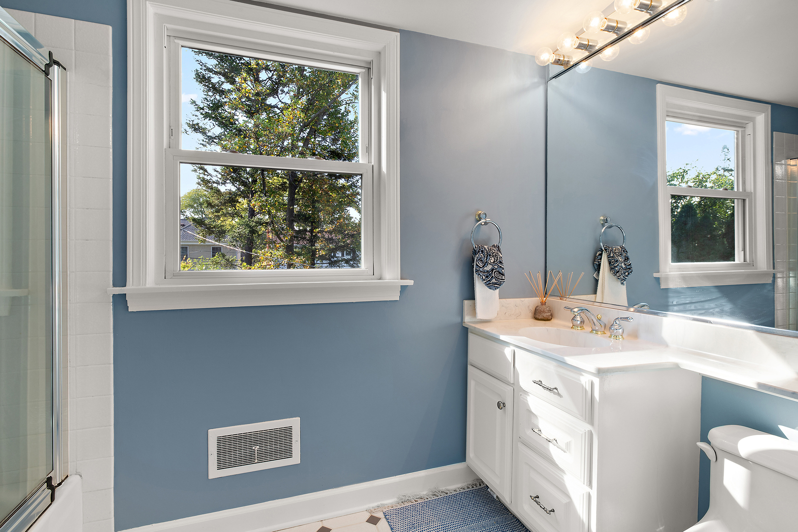 Des Plaines, IL 60016