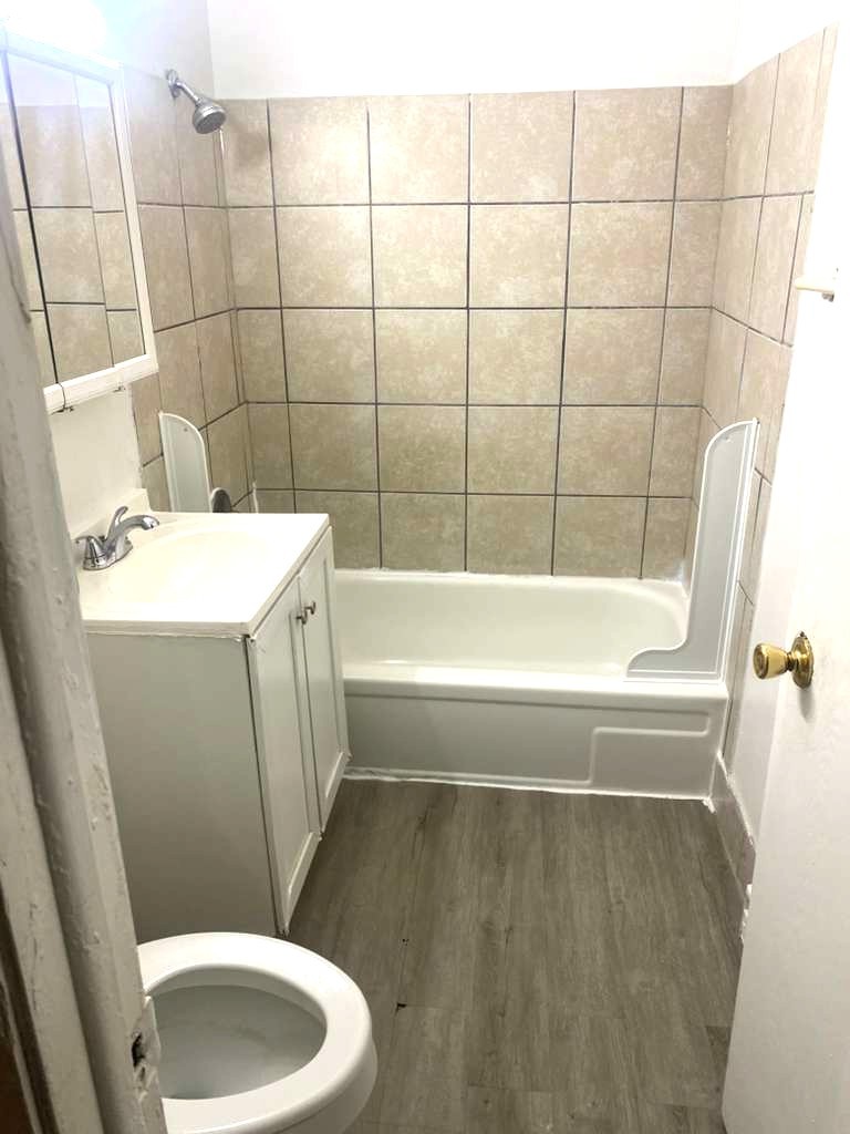 4056 Bonhill Drive #2C, Arlington Heights, IL 60004