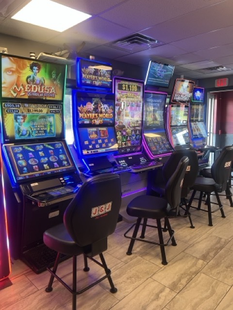 7905 W Lincoln Highway, Frankfort, IL 60423