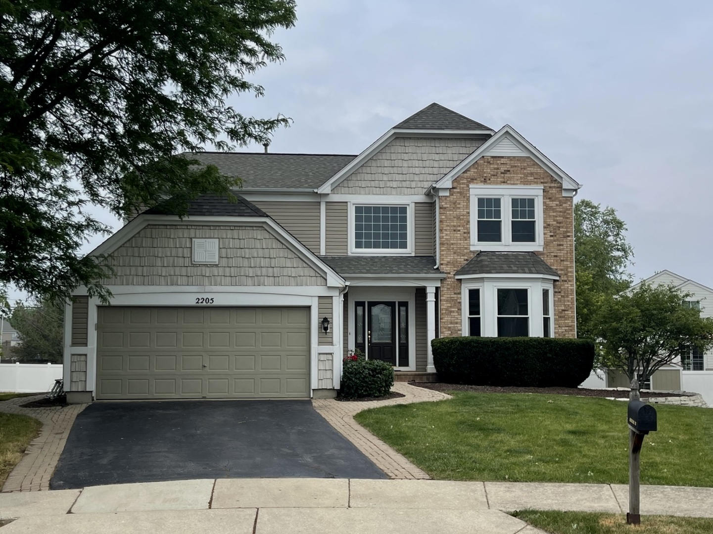 2205 Clipper Court, Elgin, IL 60123