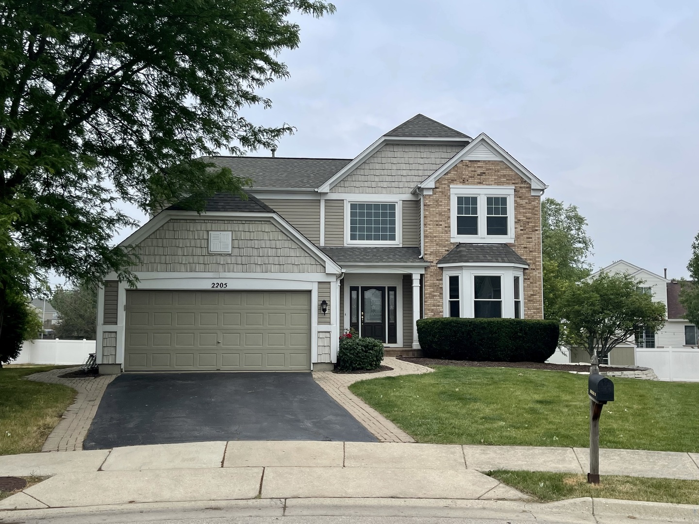 2205 Clipper Court, Elgin, IL 60123