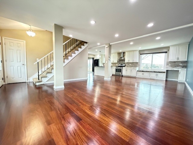 969 Dearborn Circle, Carol Stream, IL 60188