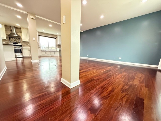 969 Dearborn Circle, Carol Stream, IL 60188