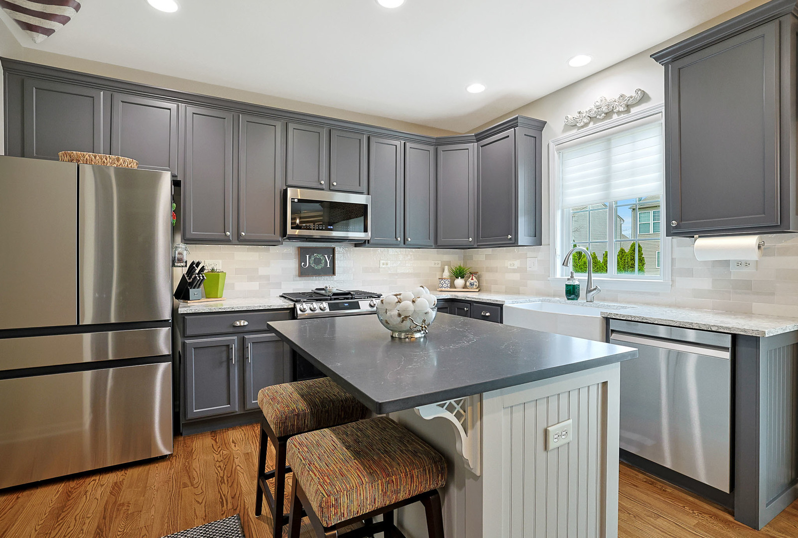 3121 Drury Lane, Carpentersville, IL 60110