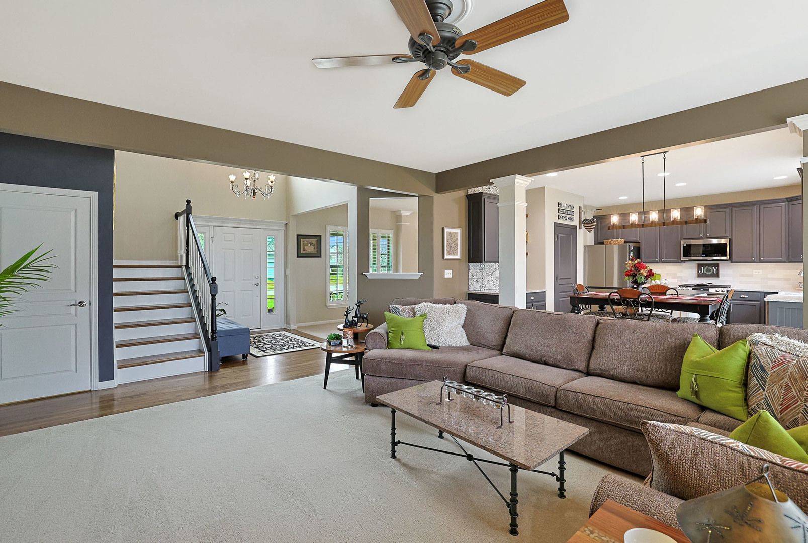 3121 Drury Lane, Carpentersville, IL 60110