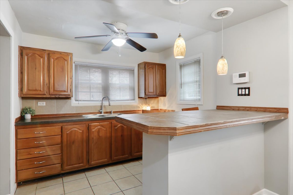 1812 Shady Crest Street, Decatur, IL 62521