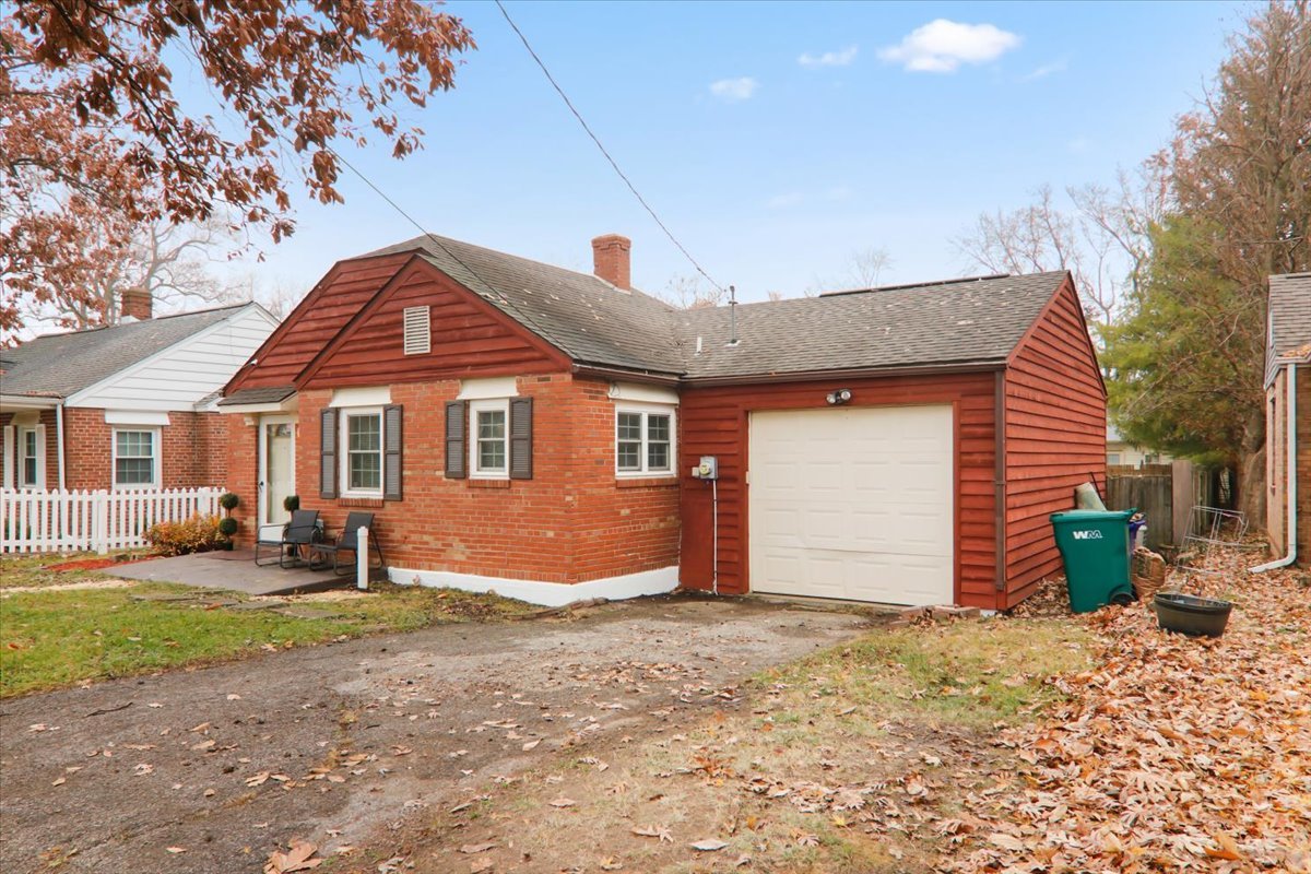 1812 Shady Crest Street, Decatur, IL 62521