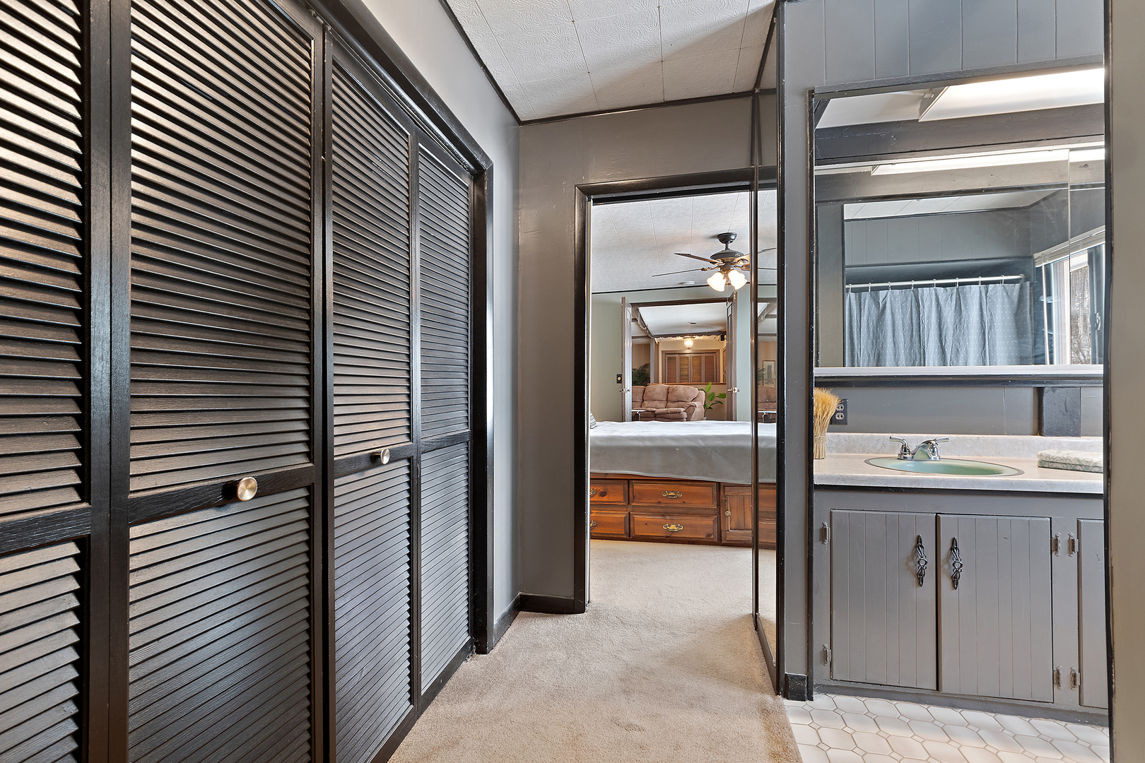 10705 Lane Street, Crown Point, IN 46307