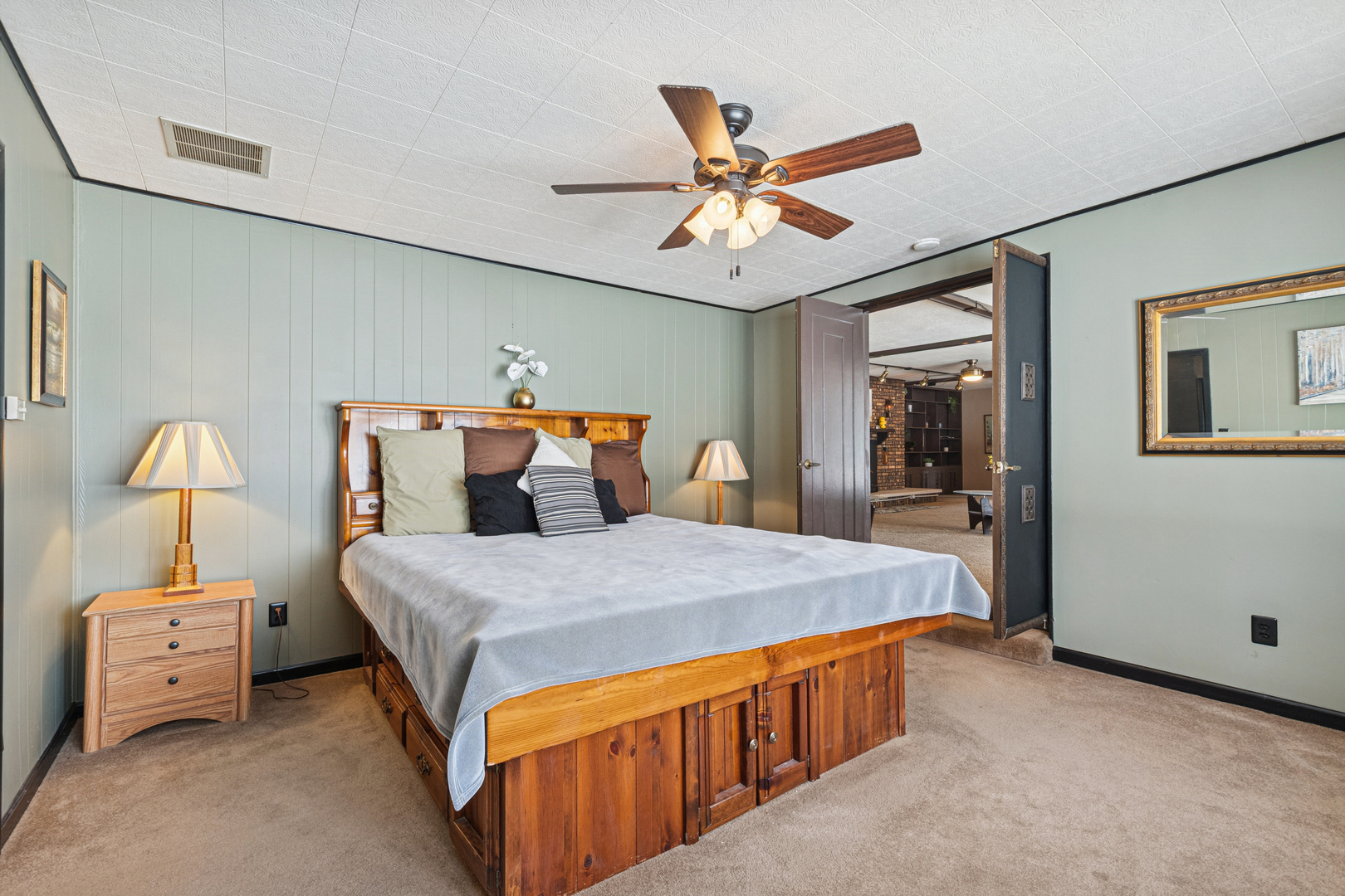 10705 Lane Street, Crown Point, IN 46307