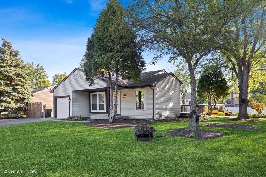 2108 Navarone Drive, Naperville, IL 60565