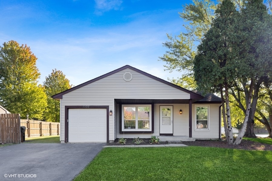 2108 Navarone Drive, Naperville, IL 60565