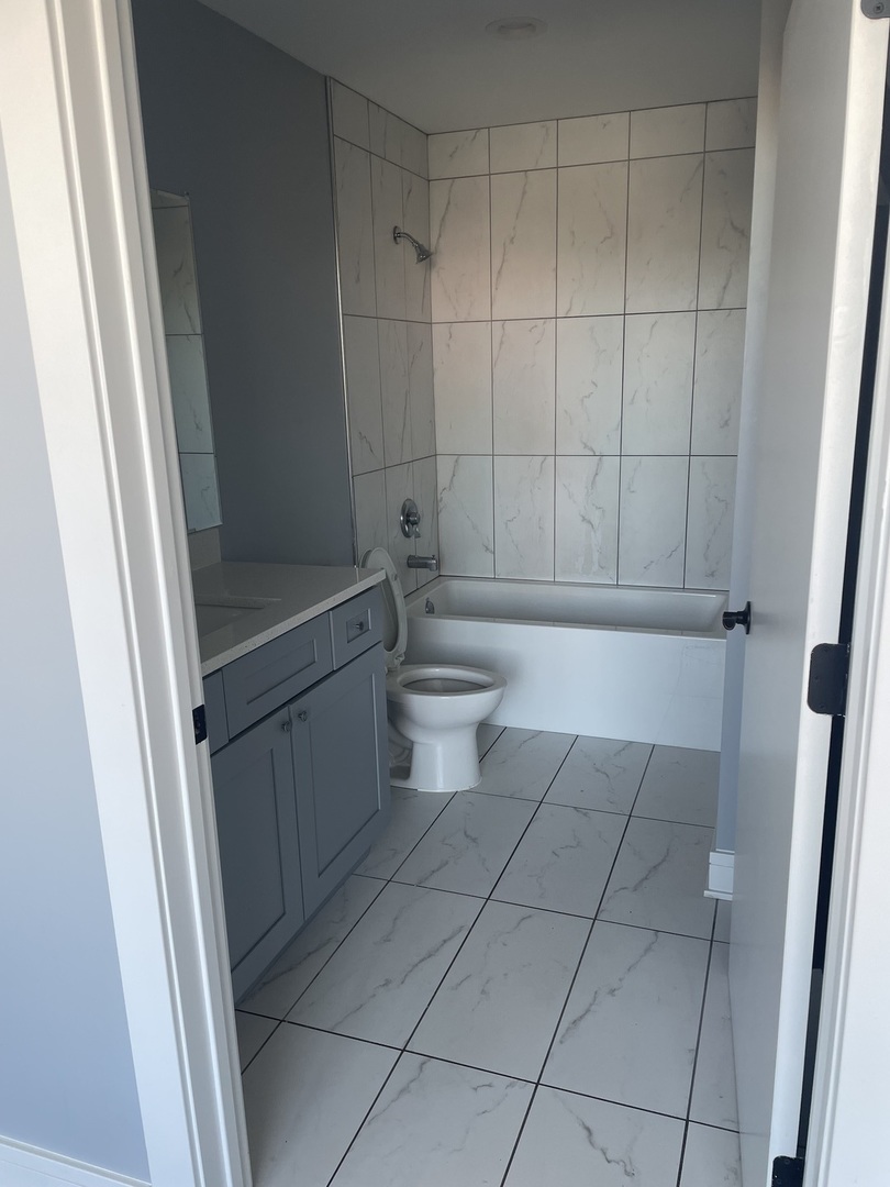 10301 S Kedzie Avenue #2, Chicago, IL 60655