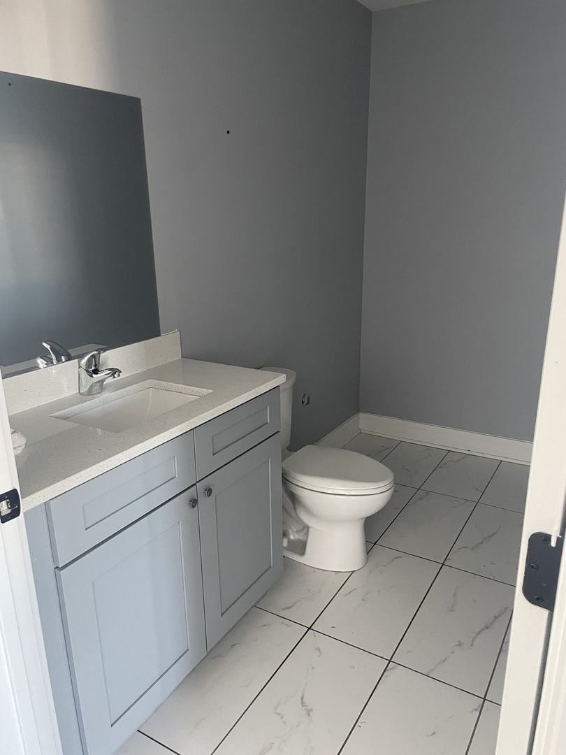 10301 S Kedzie Avenue #2, Chicago, IL 60655