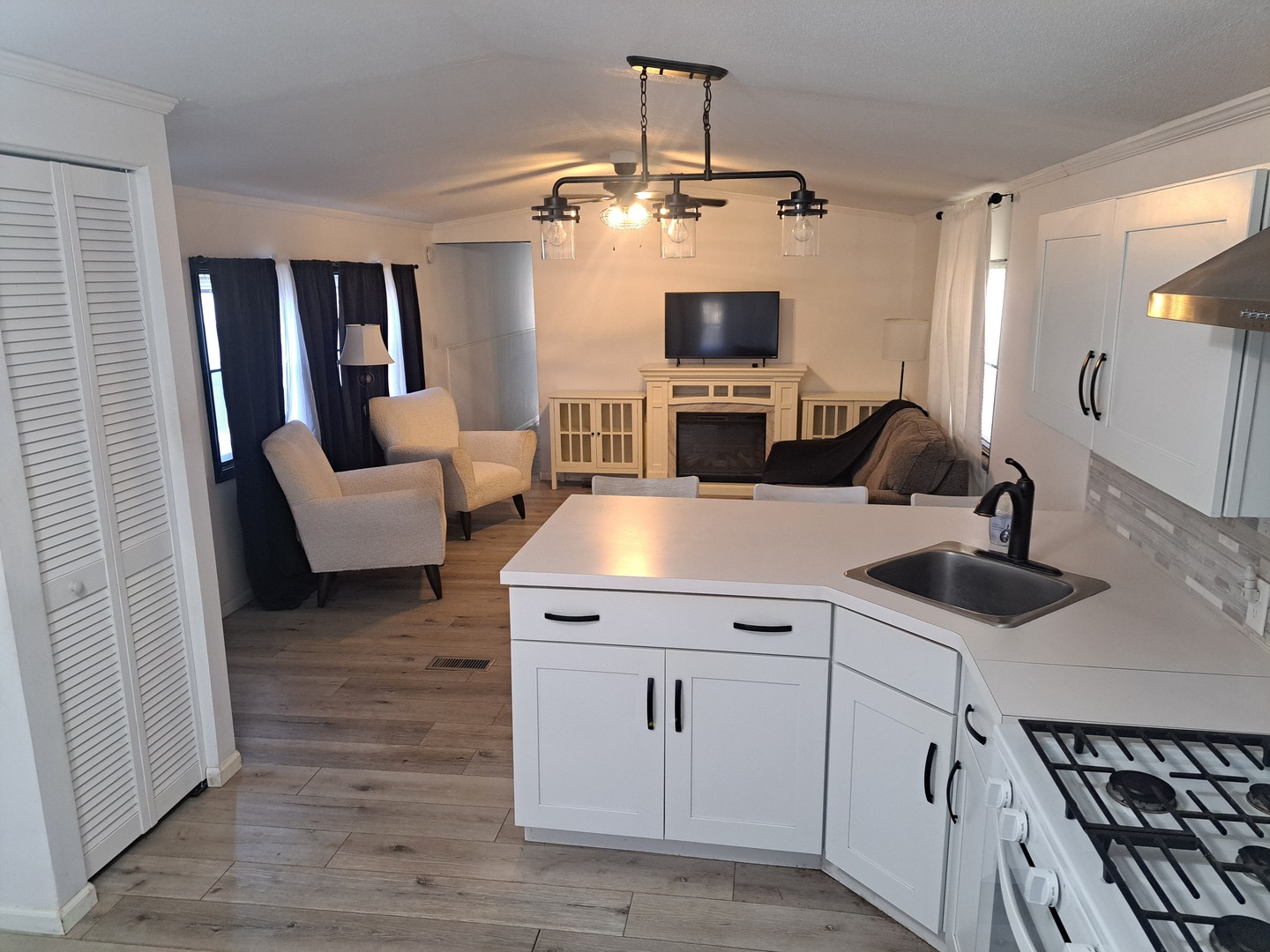 5265 Aux Sable Road, Morris, IL 60450