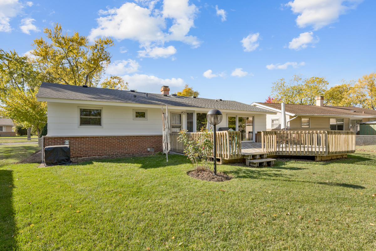 522 Edgewood Lane, Elk Grove Village, IL 60007