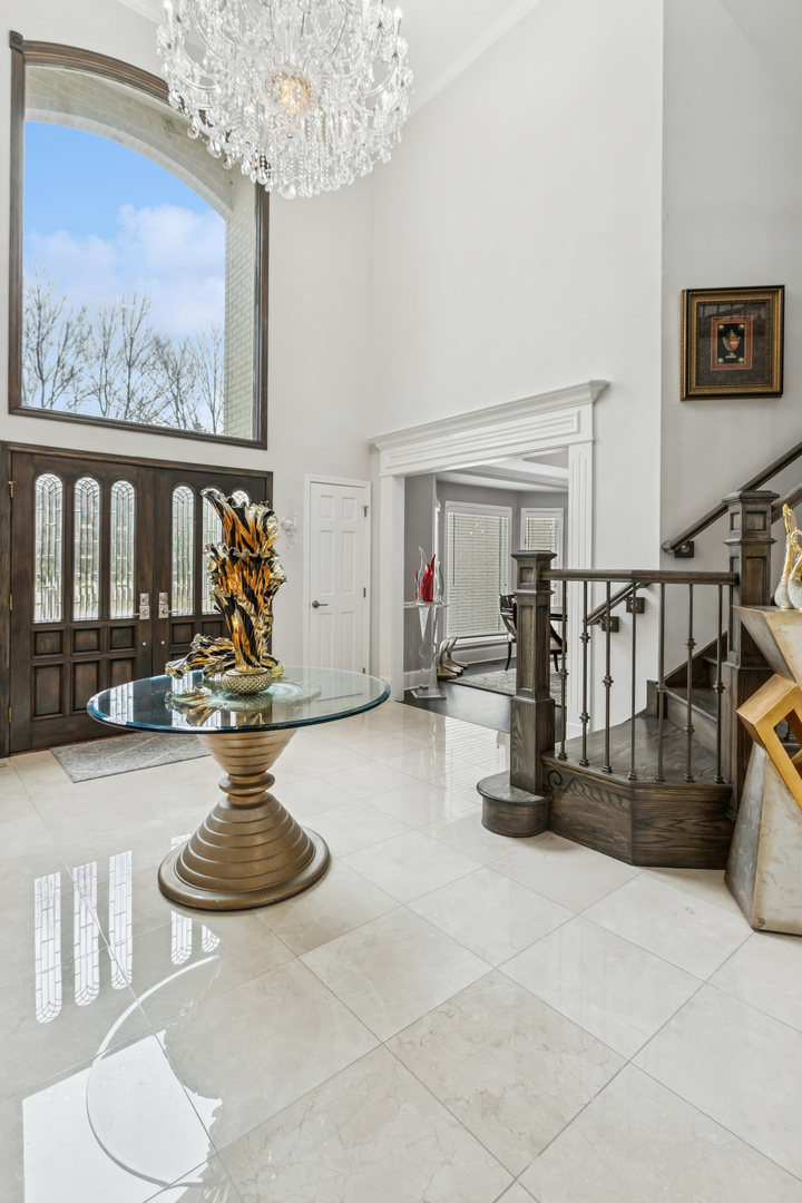 9200 Falling Waters Drive, Burr Ridge, IL 60527