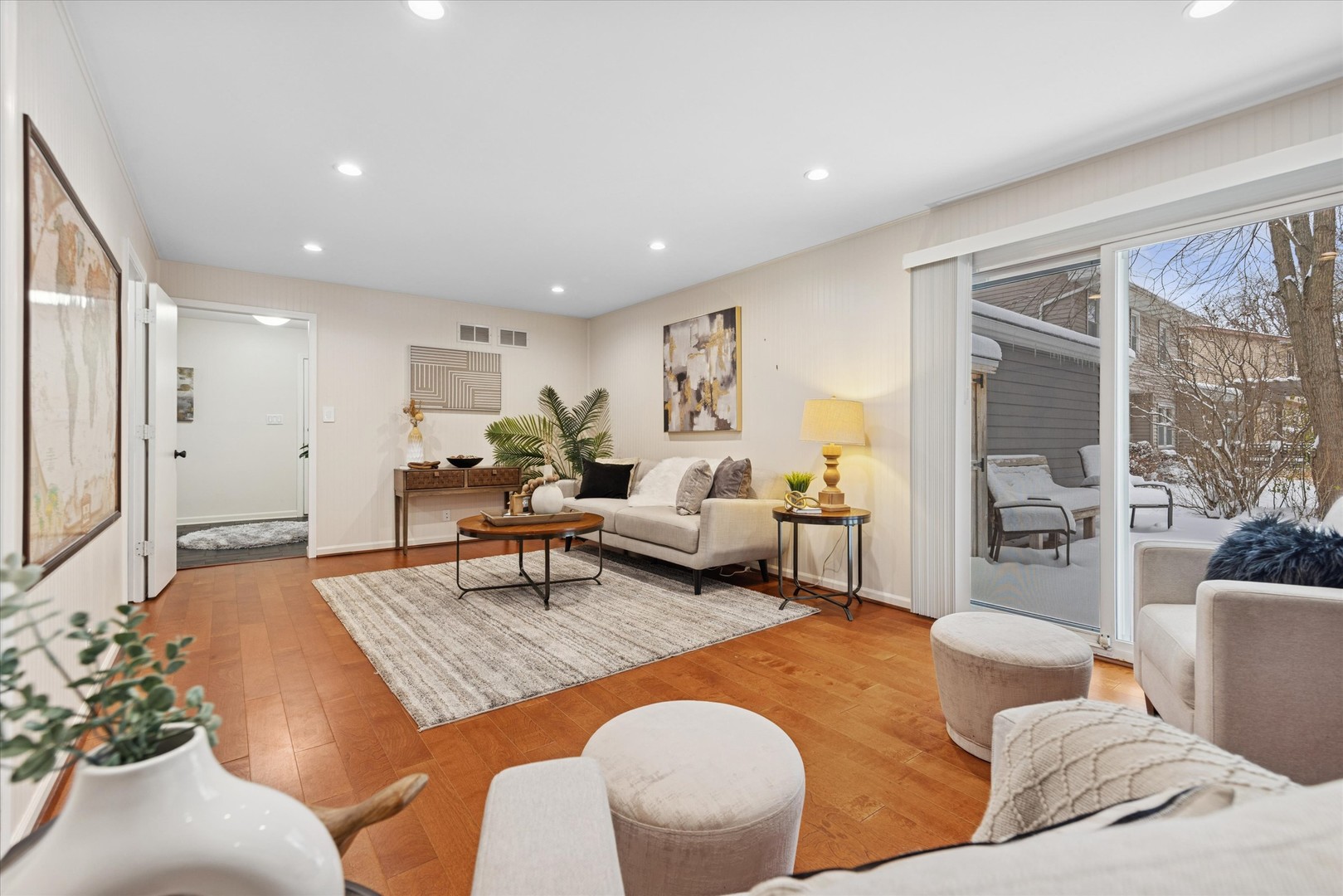 312 Leeds Court, Naperville, IL 60565